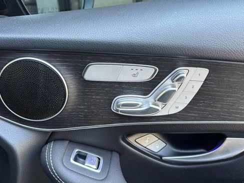 Used 2022 Mercedes-Benz GLC 300 4MATIC image 24