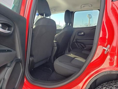 Used 2023 Jeep Renegade Latitude image 14
