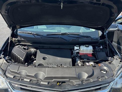 Used 2021 Chevrolet Traverse LT FWD image 12