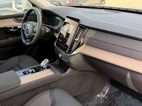 New 2025 Volvo XC90 B6 Core w/ Climate Package image 11