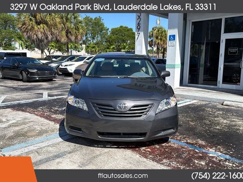 Used 2007 Toyota Camry LE FWD image 3