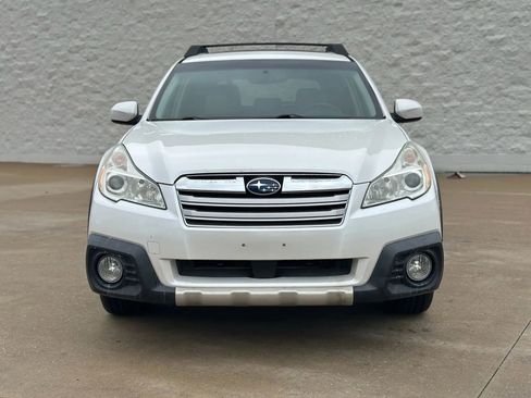 Used 2013 Subaru Outback 2.5i Limited image 2