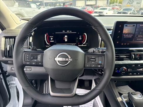 New 2026 Nissan Pathfinder Platinum FWD image 14