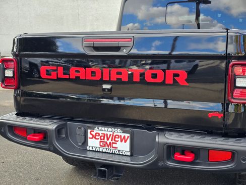 Used 2020 Jeep Gladiator Rubicon image 14