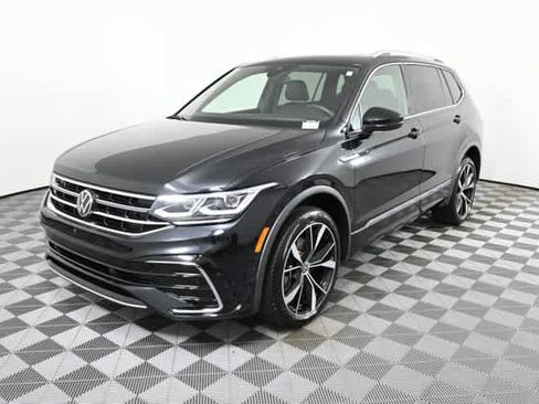 Used 2024 Volkswagen Tiguan SEL R-Line image 2