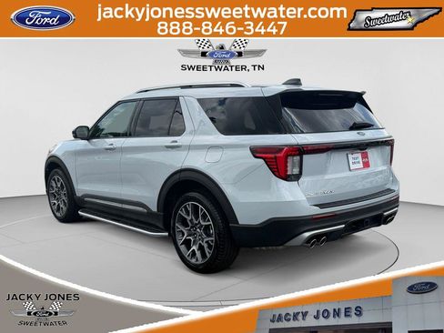 Certified 2025 Ford Explorer Platinum w/ Ultimate Package AWD/4WD image 3