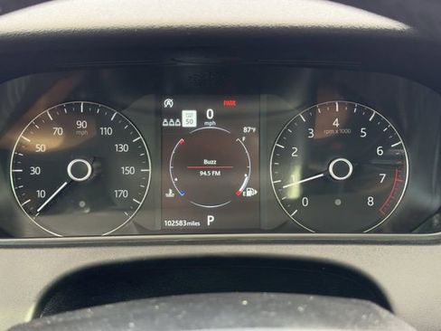 Used 2019 Land Rover Range Rover Velar S image 28