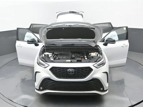 Used 2023 Toyota Highlander XSE FWD image 37