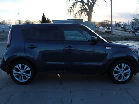 Used 2015 Kia Soul + image 3