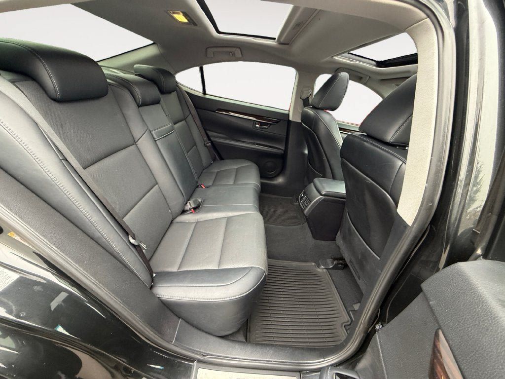 Used 2016 Lexus ES 350 w/ Navigation System Package FWD image 24