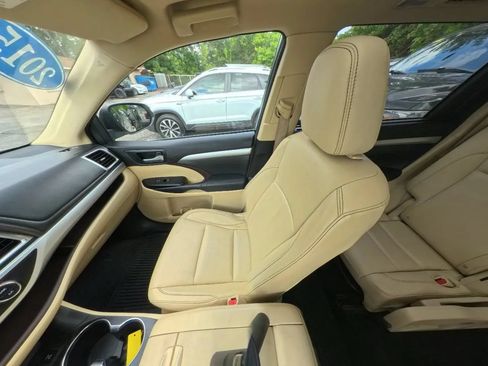 Used 2015 Toyota Highlander XLE AWD/4WD image 26