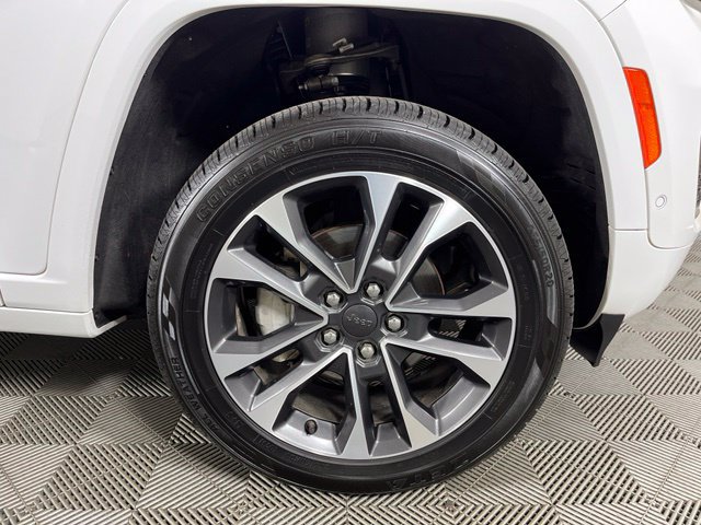 Used 2022 Jeep Grand Cherokee Overland AWD/4WD image 9