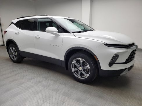Used 2024 Chevrolet Blazer LT w/ Convenience Package FWD image 11