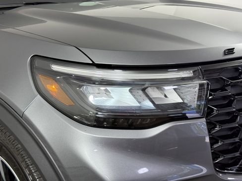 New 2026 Ford Explorer ST-Line w/ Premium Package RWD image 7