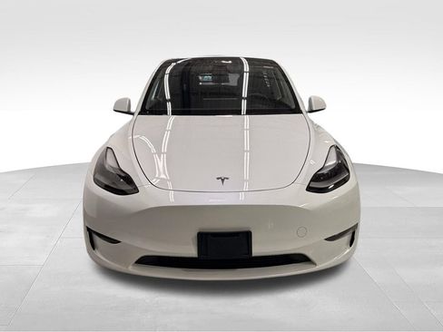 Used 2024 Tesla Model Y Long Range AWD/4WD image 8