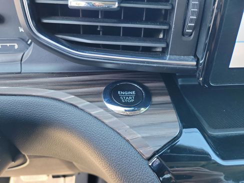 Used 2023 Ford Explorer Limited w/ Equipment Group 301A image 16