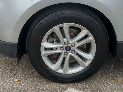 Used 2020 Ford Edge SEL w/ Convenience Package image 14