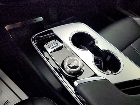 Used 2024 Cadillac Lyriq Tech RWD image 16