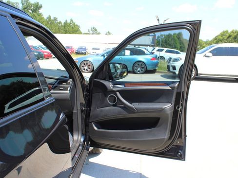 Used 2011 BMW X5 M image 31