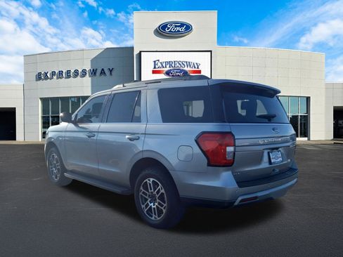 Used 2024 Ford Expedition XLT image 8