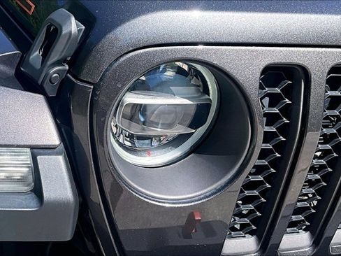 Used 2022 Jeep Gladiator Mojave w/ Cold Weather Group AWD/4WD image 29
