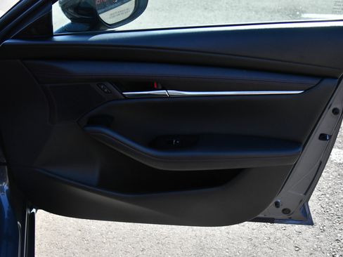 Used 2024 MAZDA MAZDA3 s image 42