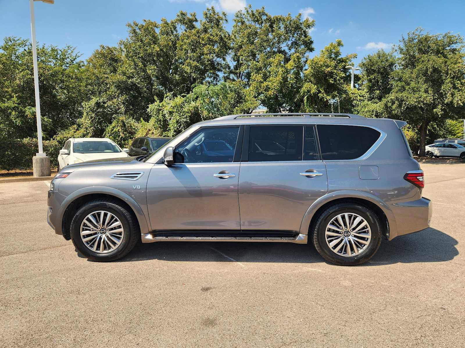 Used 2021 Nissan Armada SL w/ Captain's Chairs Package RWD image 4