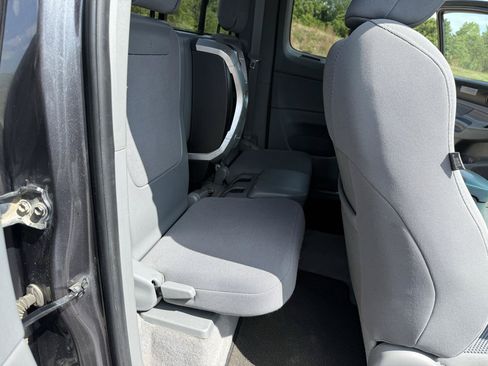 Used 2011 Toyota Tacoma 4x4 Access Cab V6 w/ TRD Off-Road Pkg image 23