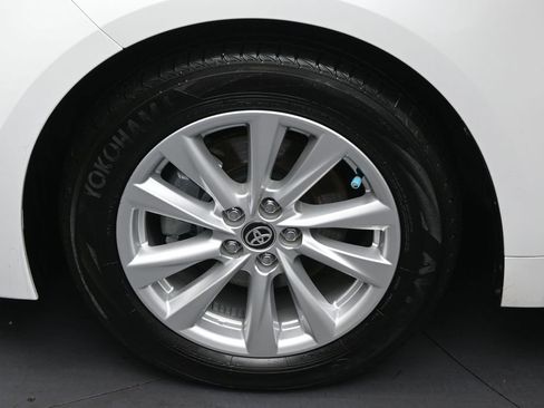 Used 2025 Toyota Corolla XLE FWD image 35