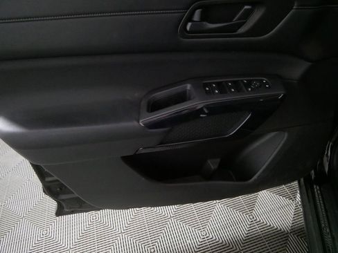 Used 2024 Nissan Pathfinder SV AWD/4WD image 16