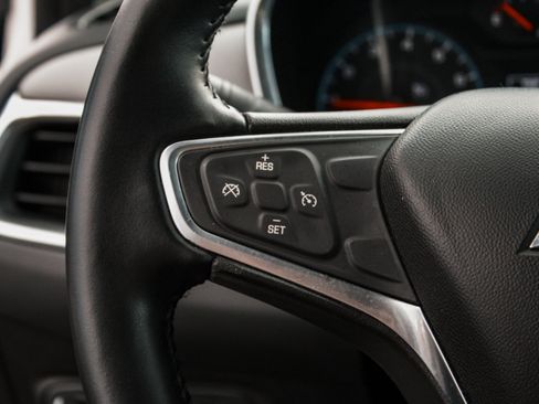 Used 2018 Chevrolet Equinox LT FWD image 13
