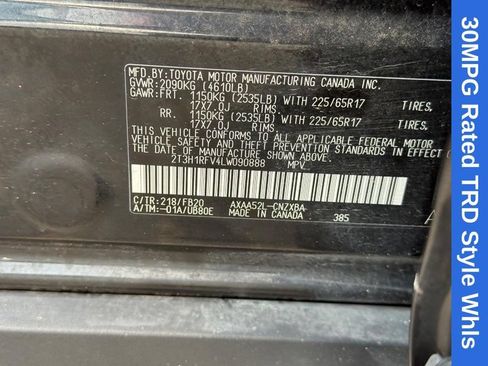 Used 2020 Toyota RAV4 LE FWD image 31
