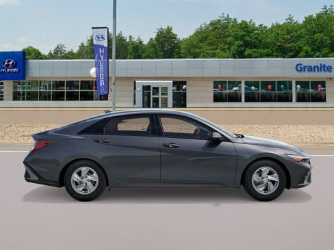 New 2026 Hyundai Elantra SE FWD image 7