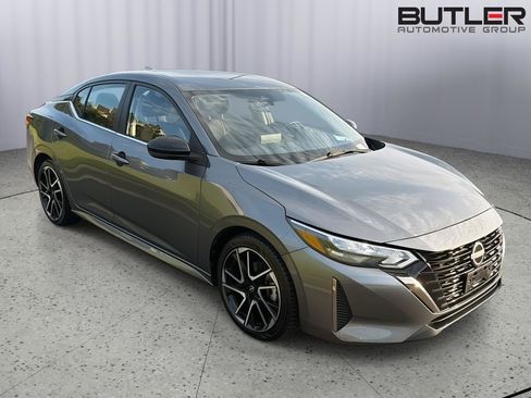 Used 2025 Nissan Sentra SR FWD image 8