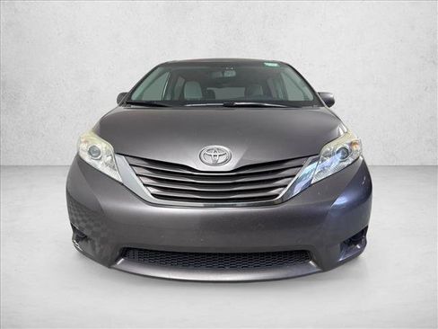 Used 2015 Toyota Sienna LE FWD image 8