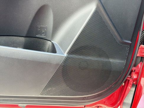 Used 2017 Toyota Corolla LE w/ Carpet Mat Package (TMS) FWD image 21
