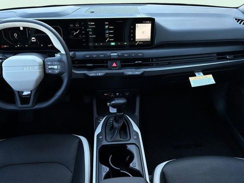 New 2026 Kia K4 GT-Line w/ GT-Line Premium Package FWD image 17