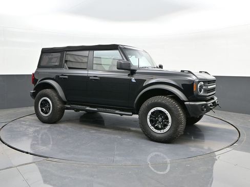 Certified 2023 Ford Bronco Black Diamond w/ Sasquatch Package image 17