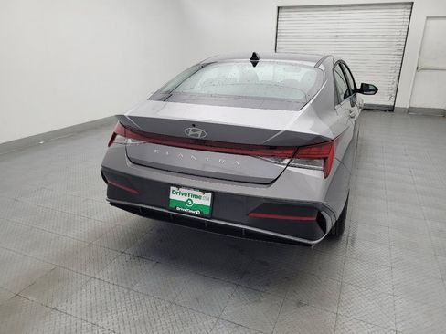 Used 2025 Hyundai Elantra SEL FWD image 7