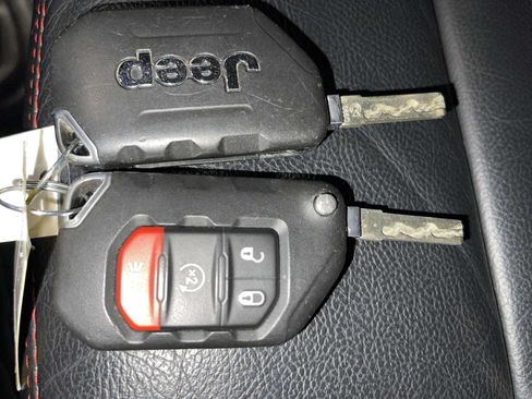 Used 2020 Jeep Wrangler Unlimited Rubicon w/ Dual Top Group AWD/4WD image 20