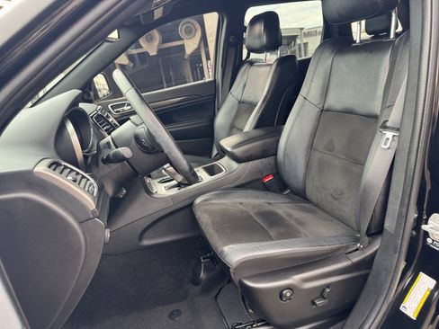 Used 2022 Jeep Grand Cherokee Laredo X AWD/4WD image 14