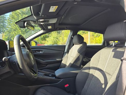 Used 2025 Honda Accord Sport image 12