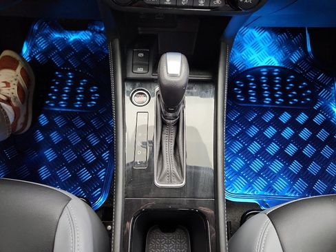 Used 2021 Nissan Kicks SR w/ SR Premium Package FWD image 24