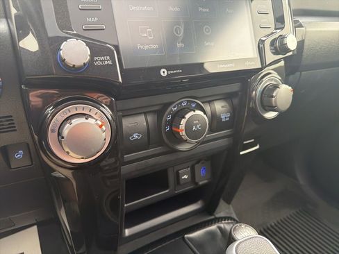 Used 2024 Toyota 4Runner TRD Off-Road Premium image 33