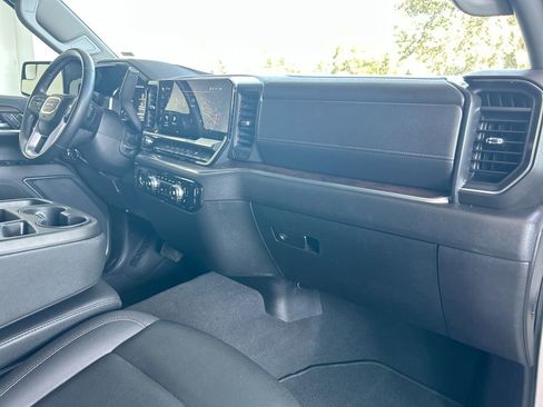 Used 2024 GMC Sierra 1500 SLT image 36
