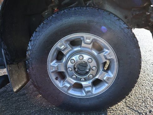 Used 2015 Ford F250 XLT w/ XLT Premium Package image 32