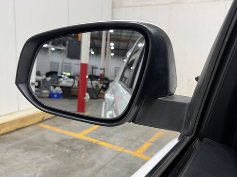 Used 2019 Toyota 4Runner SR5 AWD/4WD image 38