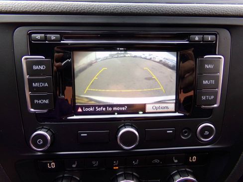 Used 2013 Volkswagen Jetta GLI Autobahn FWD image 60