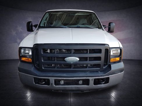 Used 2006 Ford F250 2WD Regular Cab Super Duty image 8