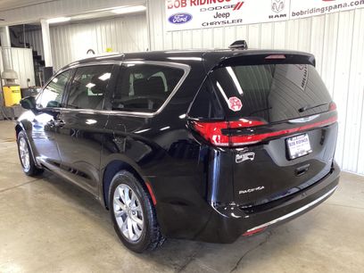 Used 2024 Chrysler Pacifica Touring-L